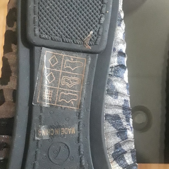 Sleek Flats - Picture 5 of 6